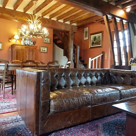 بيت للعطل La Chasse - A Superb Property In Normandy *